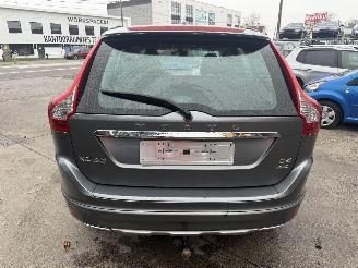 Volvo Xc-60 MOMENTUM AWD picture 10