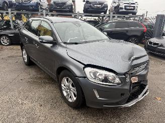 Volvo Xc-60 MOMENTUM AWD picture 2