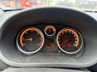 Opel Corsa 1.3 DTI picture 18
