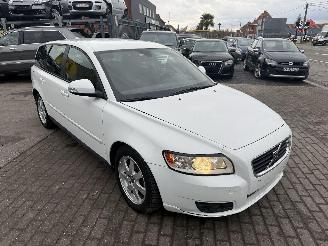 damaged passenger cars Volvo V-50 1.6D 2010/5
