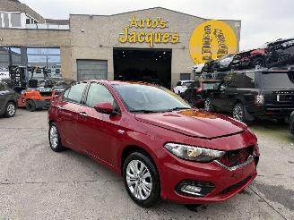 Schadeauto Fiat Tipo SEDAN 1.4I LOUNGE 2019/7