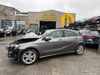 Coche accidentado Mercedes A-klasse ELEGANCE 2017/2