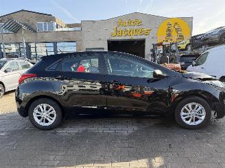 Schadeauto Hyundai I-30 1.6 CRDI 2016/4