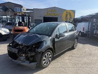 damaged passenger cars Citroën C3 1.2I 2016/8