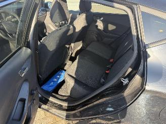 Ford Fiesta 1.0I picture 12