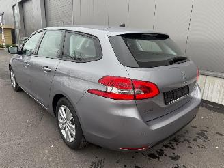 Peugeot 308 1.5 HDI picture 10