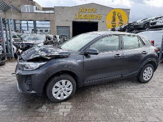 Schadeauto Kia Stonic EASY 2018/6
