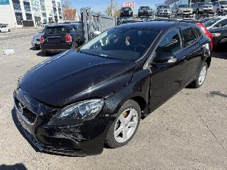 Volvo V-40 2.0 D2 MOMENTUM picture 3