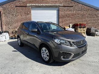 skadebil auto Peugeot 5008 1.2I PROBLEM ENGINE 2019/3