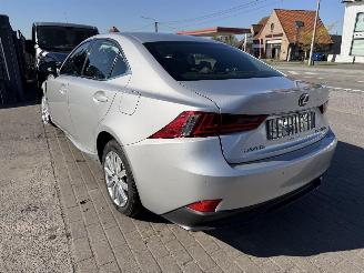 Lexus IS 300H picture 10