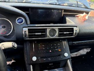 Lexus IS 300H picture 19