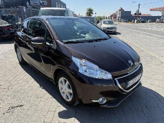 Peugeot 208 1.2I 3P picture 7
