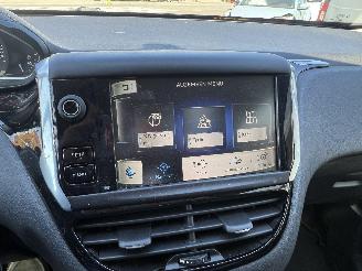 Peugeot 208 1.2I 3P picture 20