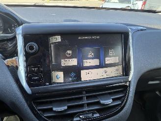 Peugeot 208 1.2I 3P picture 20