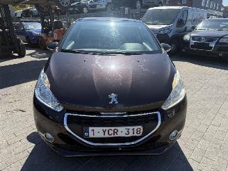 Peugeot 208 1.2I 3P picture 8