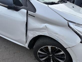 Peugeot 208 1.2 ALLURE picture 16