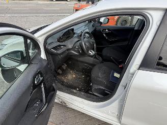 Peugeot 208 1.2 ALLURE picture 6