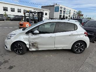 Peugeot 208 1.2 ALLURE picture 5