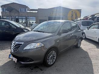 Unfallwagen Lancia Ypsilon 1.2I  SILVER 2012/4