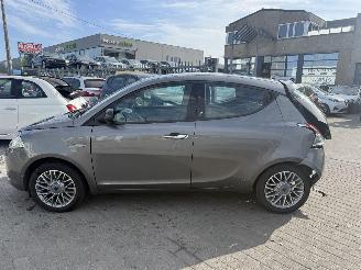 Lancia Ypsilon 1.2I  SILVER picture 2