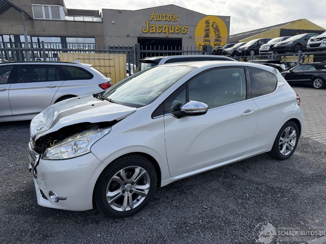 Peugeot 208 ALLURE