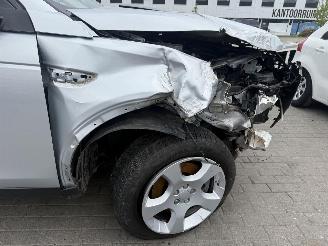 Land Rover Discovery Sport 2.0 TD4 HSE picture 12