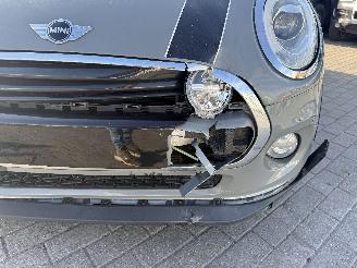 Mini Cooper 1.5 picture 10