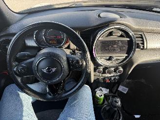 Mini Cooper 1.5 picture 15