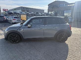Mini Cooper 1.5 picture 2