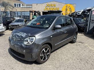 skadebil auto Renault Twingo AUTOMATIC 2020/10
