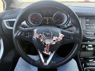 Opel Astra 1.2 B picture 22