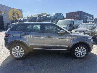 Land Rover Range Rover EVOQUE 2.0 SE picture 2