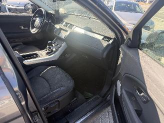 Land Rover Range Rover EVOQUE 2.0 SE picture 16