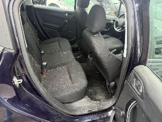 Peugeot 208 1.2 SIGNATURE picture 17