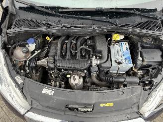 Peugeot 208 1.2 SIGNATURE picture 7