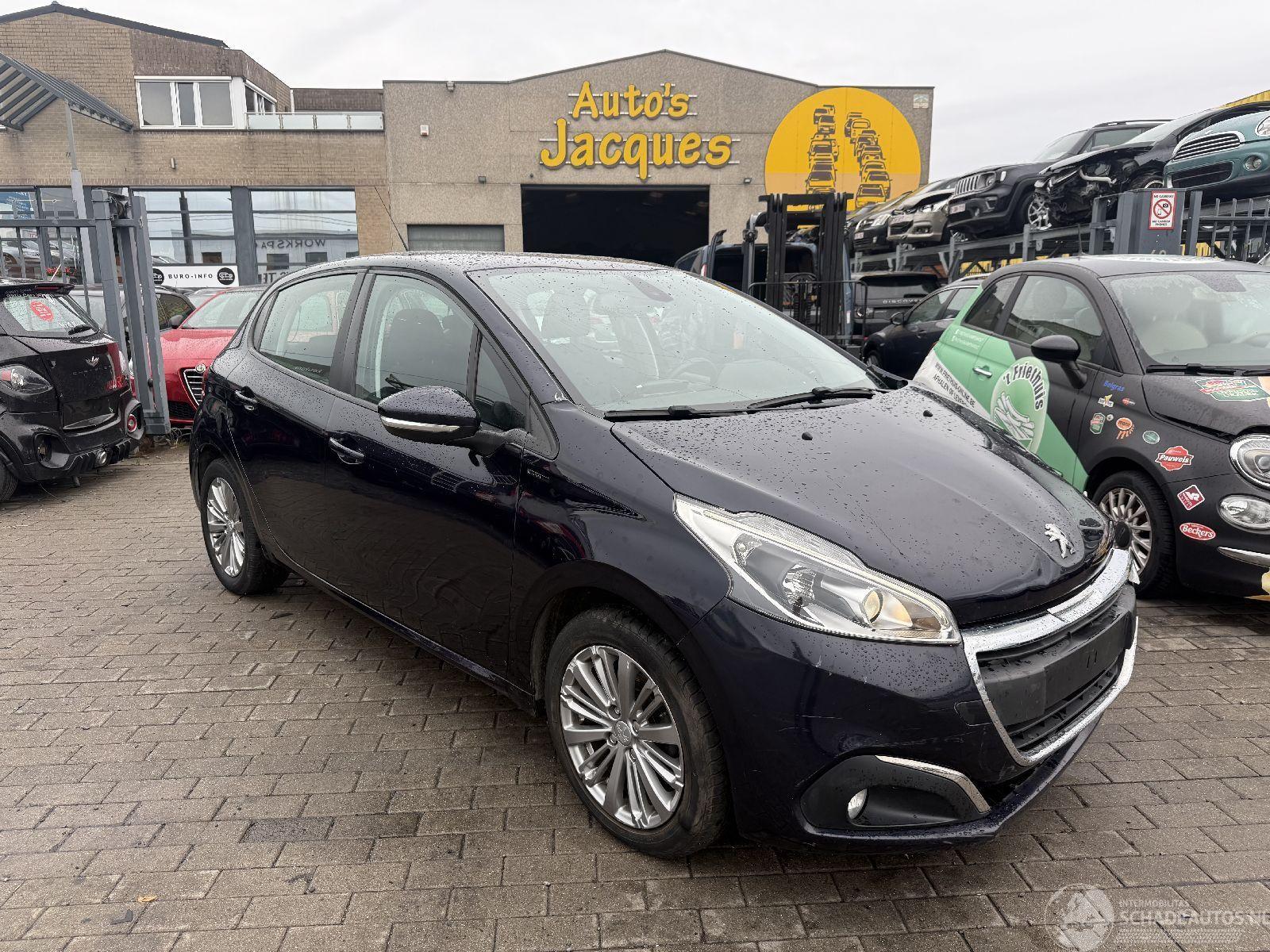 Peugeot 208 1.2 SIGNATURE