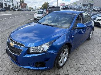 Chevrolet Cruze 1.8I LT SEDAN picture 3