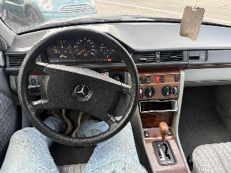 Mercedes 200-serie 124 picture 10