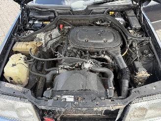 Mercedes 200-serie 124 picture 11