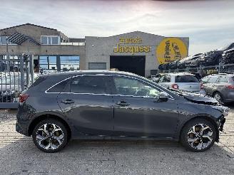 krockskadad bil auto Kia Ceed 1.0T GDI DYNAMIC 2019/9