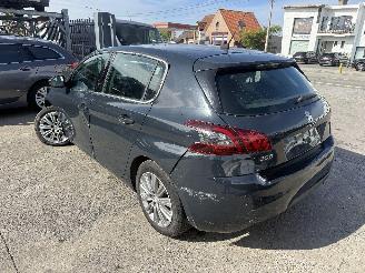Peugeot 308 1.5 HDI AUTOMAT picture 10