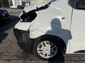 Opel Vivaro 1.5 TURBO C EDITION picture 13