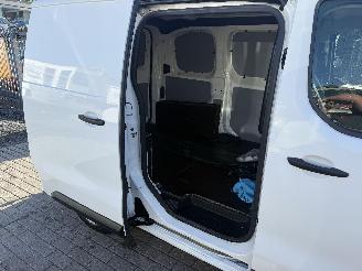 Opel Vivaro 1.5 TURBO C EDITION picture 18