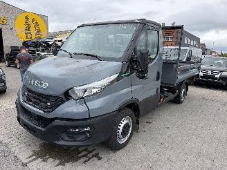 damaged passenger cars Iveco Daily 3.5-TNC 2022/9