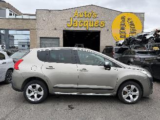Vaurioauto  passenger cars Peugeot 3008 1.6 STYLE 2013/6