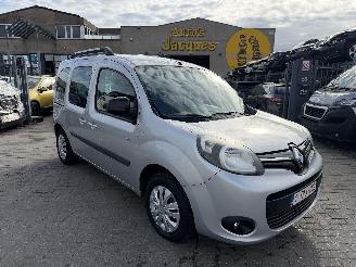 Vaurioauto  passenger cars Renault Kangoo PROBLEME MOTEUR 2015/3