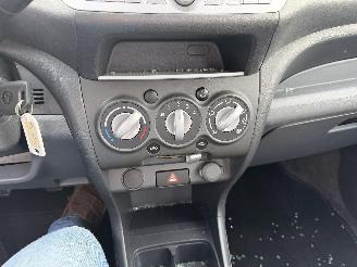 Nissan Pixo 1.0I picture 18
