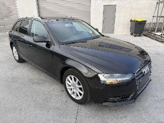 Schadeauto Audi A4 Avant 2.0 TDI 2012/10
