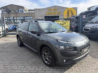 Damaged car Citroën C4 cactus 1.2I PURE TECH 2017/3