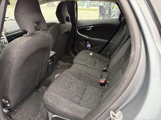 Volvo V-40 2.0D picture 18